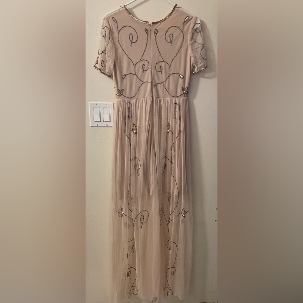 Boohoo Wmbroidered maxi dress - small
